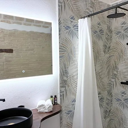 Charming Boutique Inn *