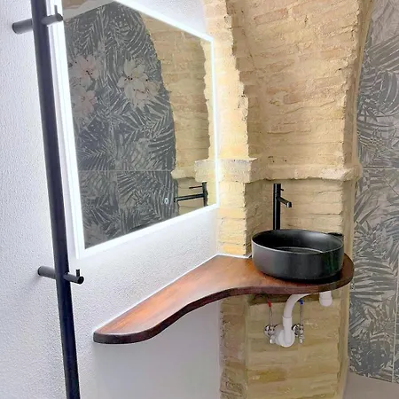 Charming Boutique Inn *