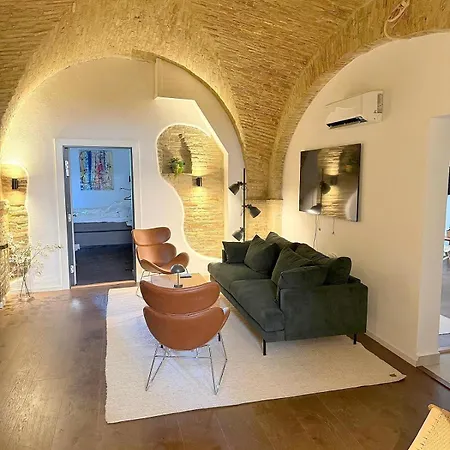 Charming Boutique Inn *